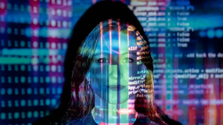 Rostro de mujer con proyección de código y datos, simbolizando ciberseguridad y gestión de contraseñas.